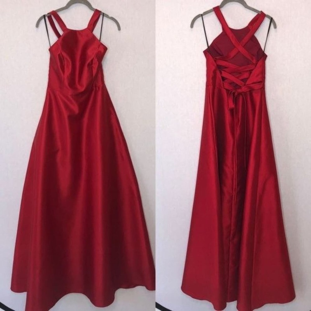 Alfred Sung bridesmaid formal gown Style D763 size 6 unaltered